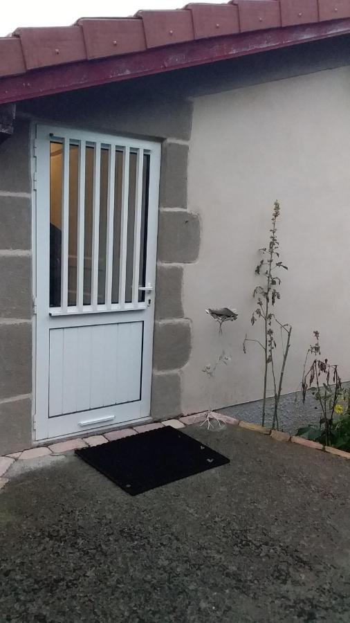 Ferme Maya Saint-Genet-Lerpt Luaran gambar